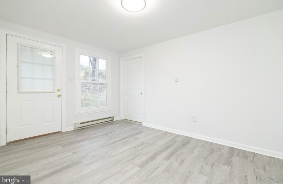 Building Photo - 6731 Middle Rd