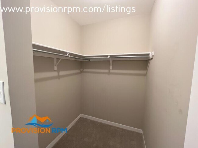Building Photo - 16 Silverwood Cir