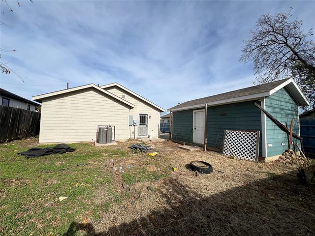 Building Photo - 914 Irma St