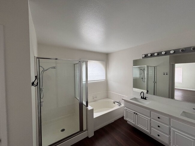 Building Photo - 12790 Lambeth St