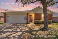 Building Photo - 712 Preston Dr