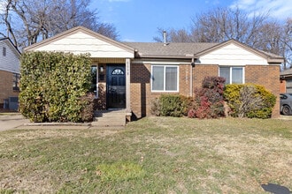 Building Photo - 3221 NW 39th Terrace