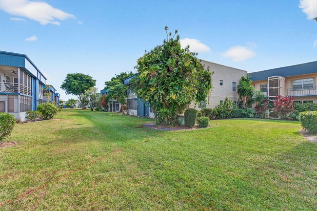 Building Photo - 180 Flanders C