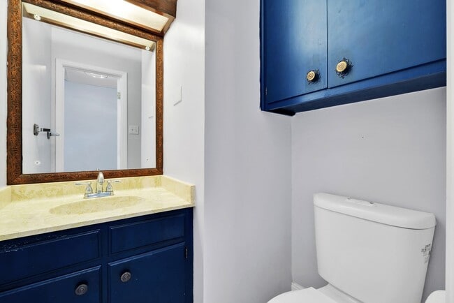 Building Photo - Move-In Ready 2-Bedroom Condo in Prime San Antonio Location