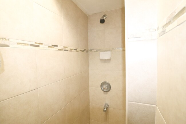 Building Photo - 2300 SW 43rd St