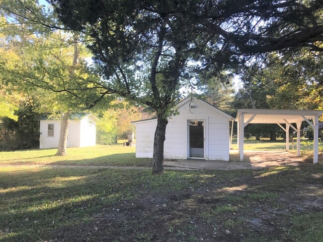 Building Photo - Furnished & Inviting Rental Between South Hill & Boydton