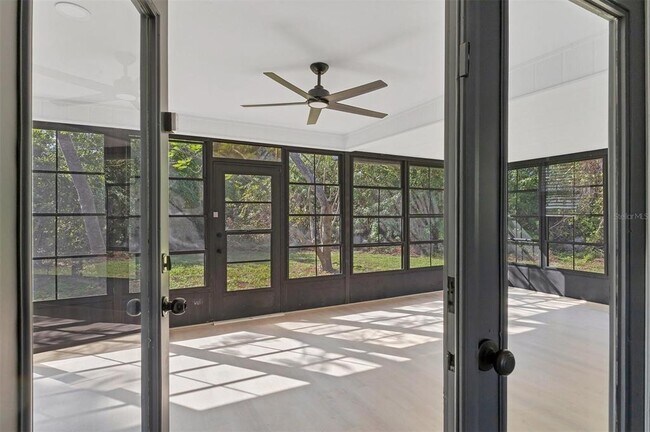 Building Photo - 4290 Yucatan Cir