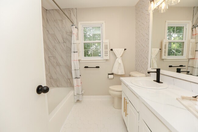 Building Photo - 3 Springmeadow Ct