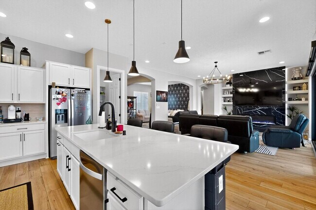 Building Photo - 1723 Mount Hood Trl NW