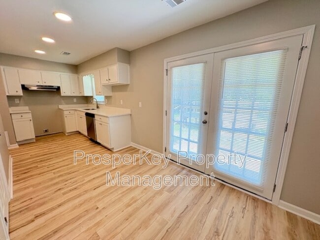 Building Photo - 5613 Pollman St