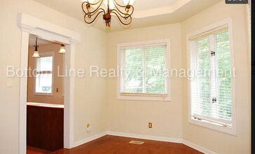 Building Photo - 2 bedroom apartment for rent in a great location