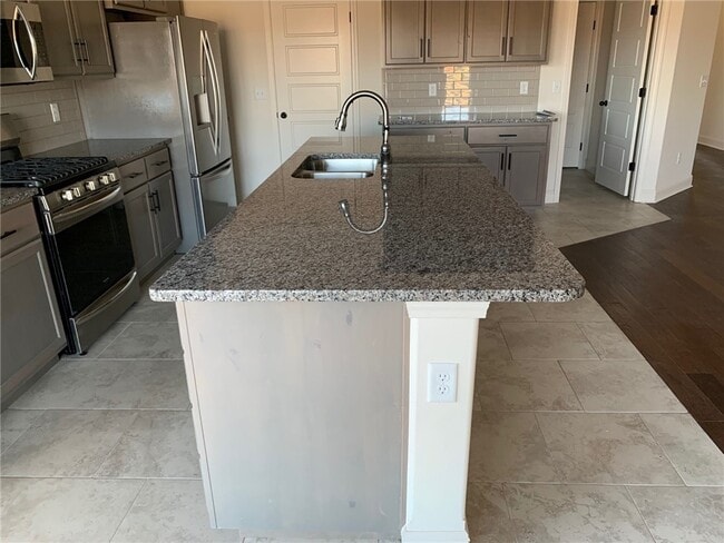 Building Photo - 740 Arkansas Black