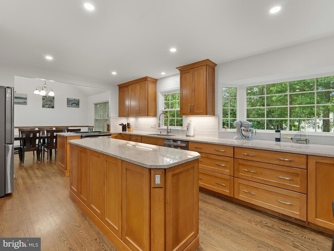 Building Photo - 3044 Emerald Chase Dr