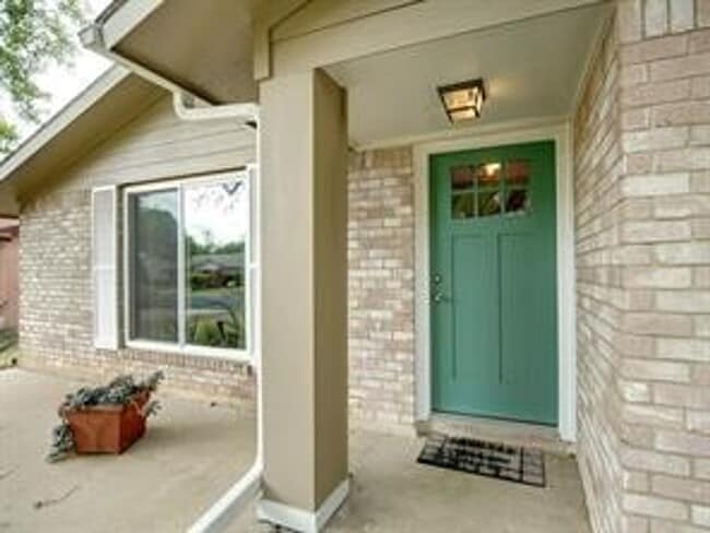 Building Photo - North Central Location