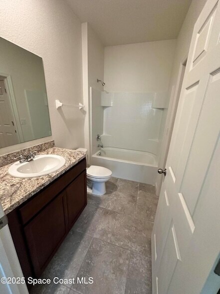 Building Photo - 620 Remington Green Dr SE