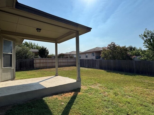 Building Photo - 423 Paddington Dr