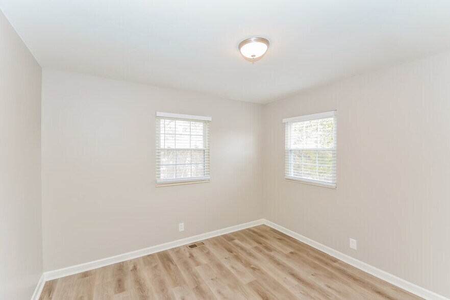 Building Photo - 3336 Country Ridge Dr