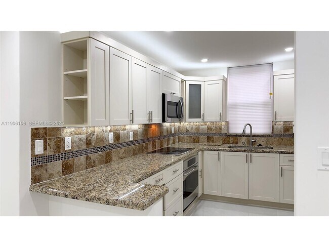 Building Photo - 18181 NE 31st Ct