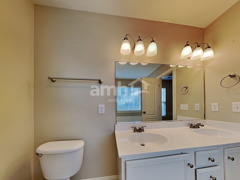 Building Photo - 415 Equinox Cir
