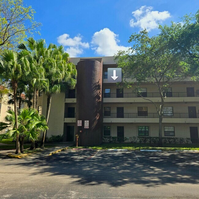 Building Photo - 10501 W Broward Blvd