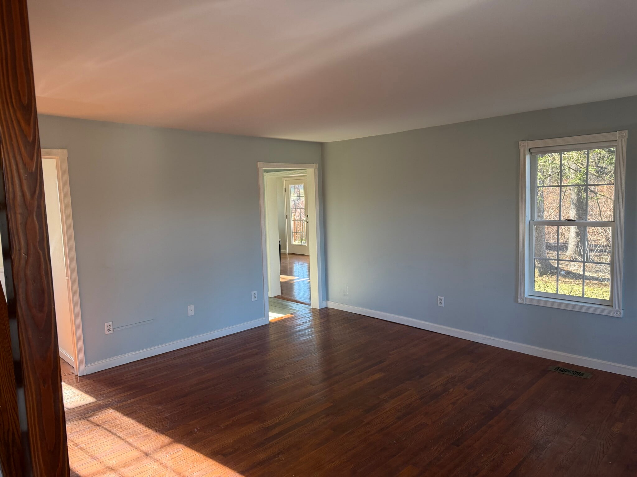 Livingroom - 100 Summerset Rd