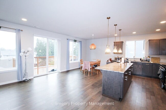 Building Photo - 19209 8th Ave W