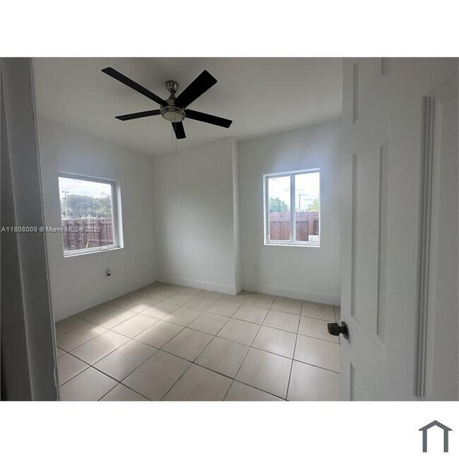 Building Photo - 1136 NW 55th St