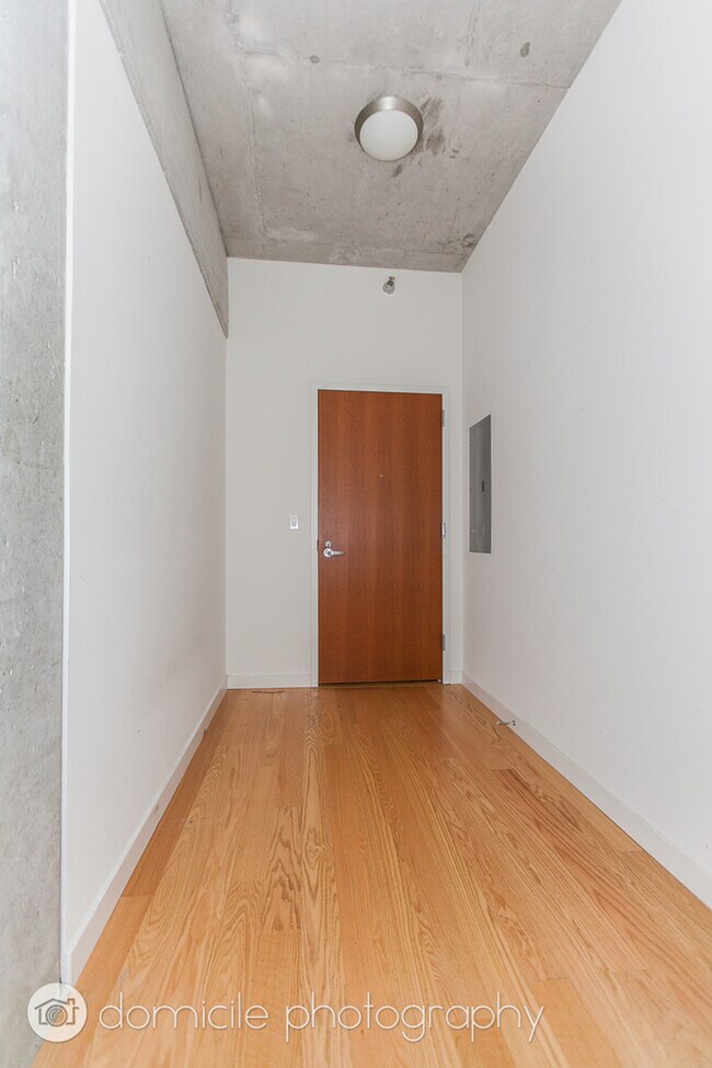 Building Photo - 235 W Van Buren St