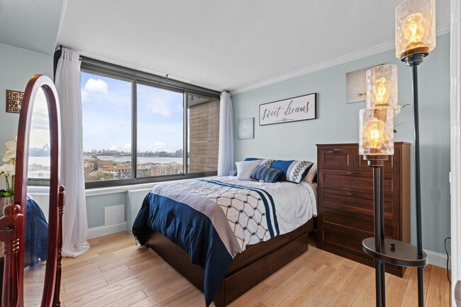 Building Photo - 9060 Palisade Ave