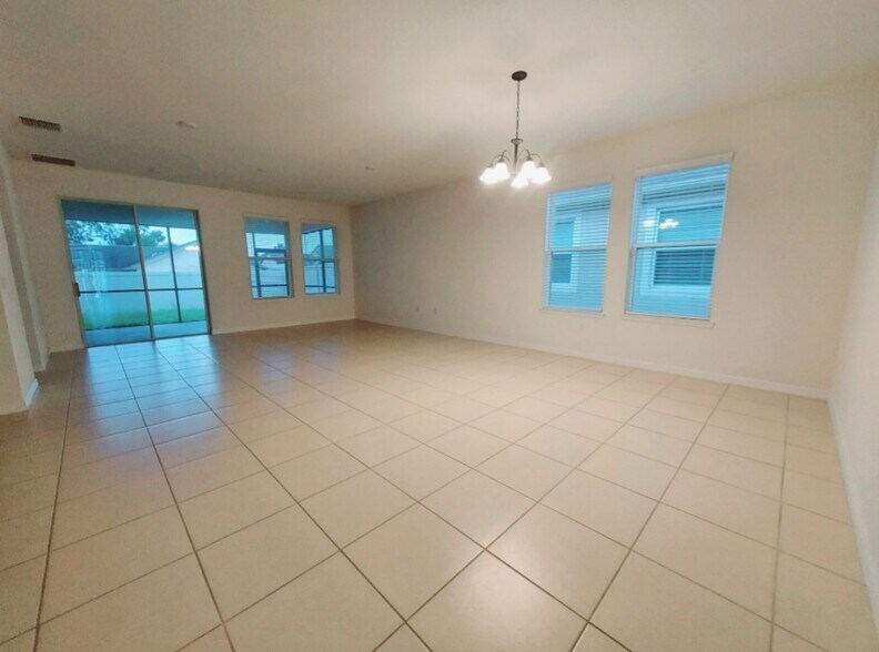 Building Photo - 2500 Avian Loop