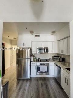 Building Photo - 810 7th St