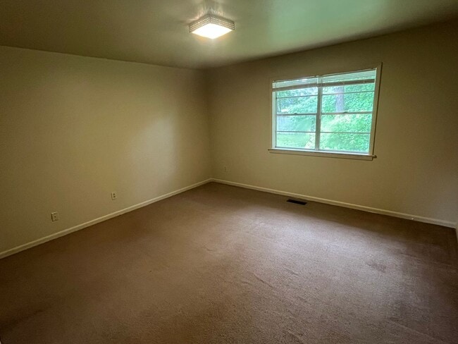 Building Photo - 105 Ave 3 NW