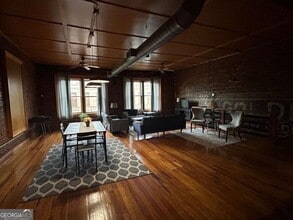 Building Photo - 24 Doyle St