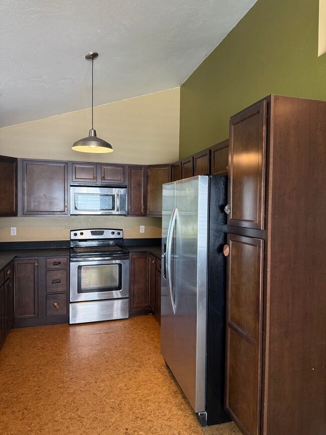 Building Photo - Charming 3BR/2BA Pet-Friendly Home in Vall...