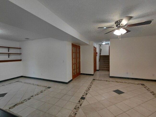 Building Photo - Single Family Home!