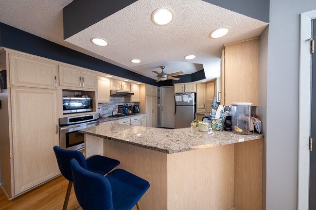 Building Photo - 7801 Noble Ave N