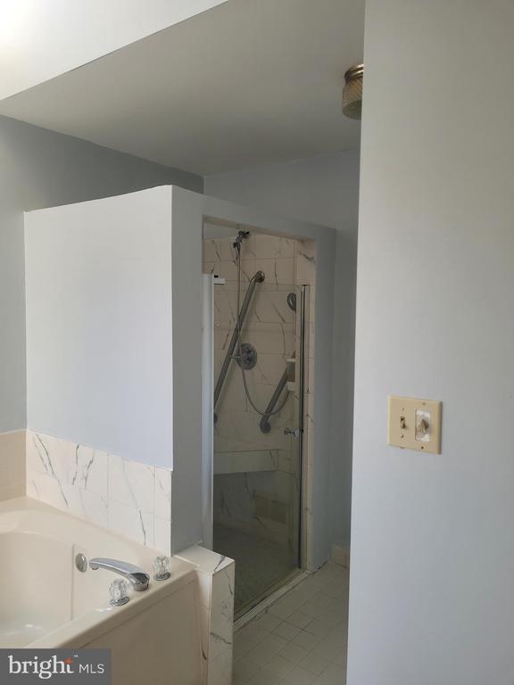 Building Photo - 7014 Megan Ln