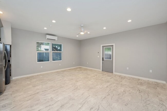 Building Photo - Peaceful Retreat! Just minutes from Niceville!