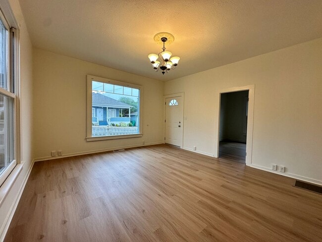 Building Photo - 153 Monterey Ave