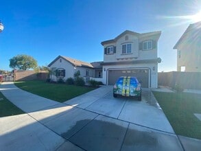 Building Photo - Like New 4 Bedroom Home in Harvest Square