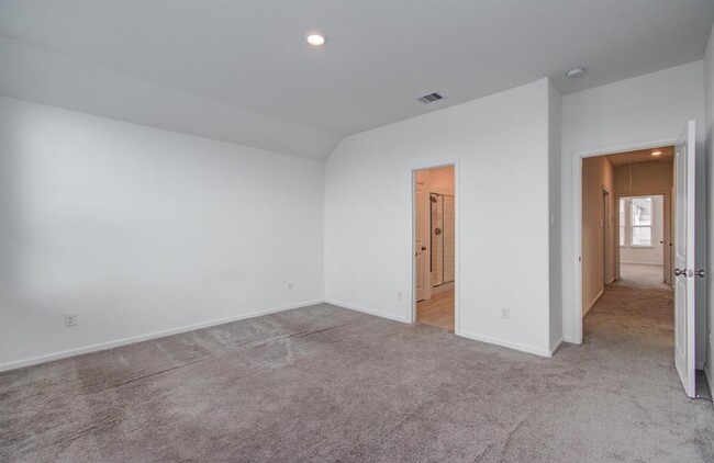 Building Photo - 4138 Balboa Dr