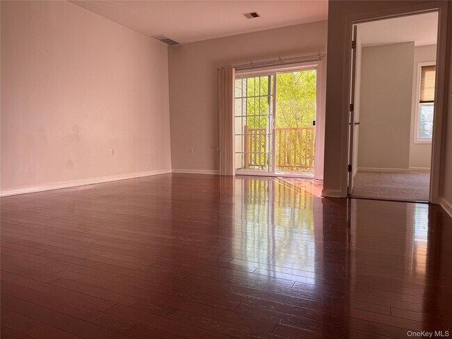 Building Photo - 935 Tower Ridge Cir