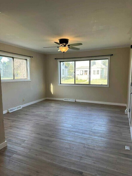 Building Photo - 634 First St