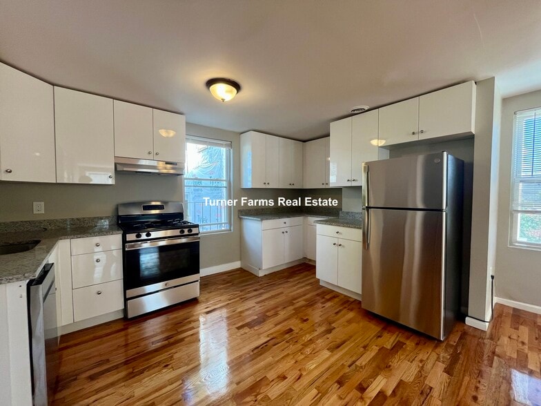 Primary Photo - 38 Forest St
