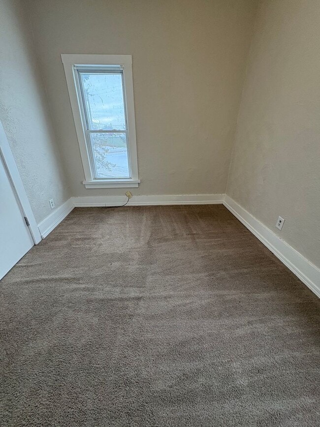 Building Photo - 2809 South Ave