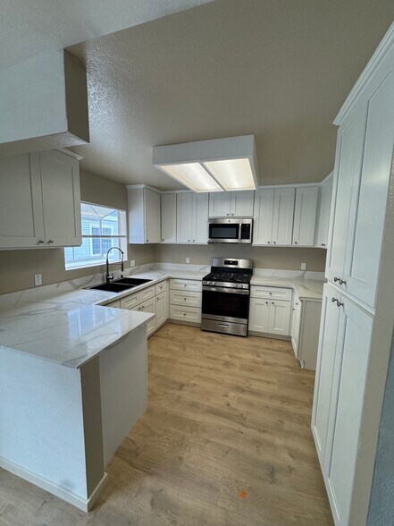 Building Photo - 17042 Downey Ave