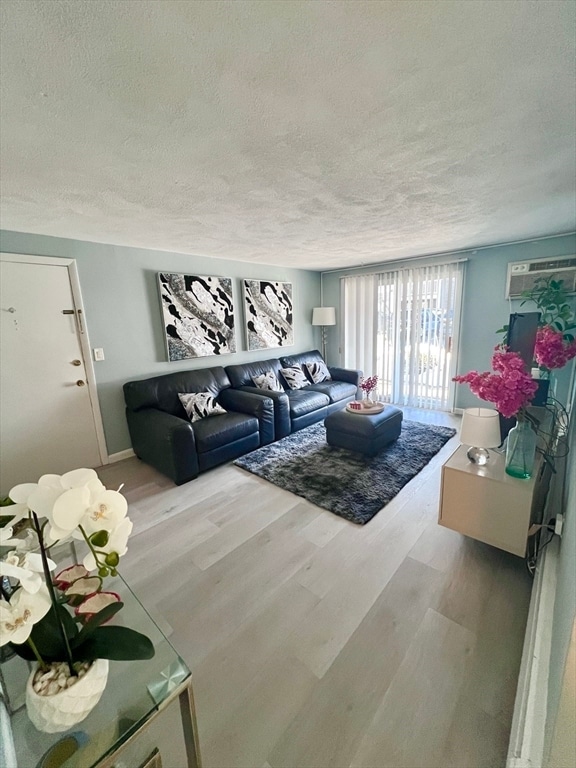 Building Photo - 5 Woodcrest Ct