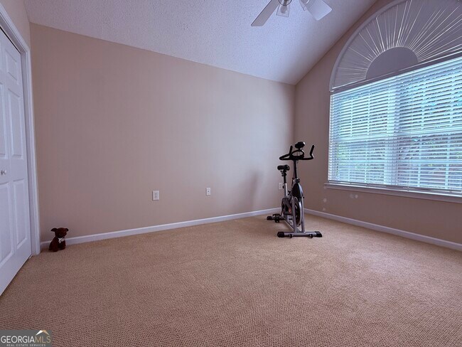 Building Photo - 3050 Orchard Ridge Cir