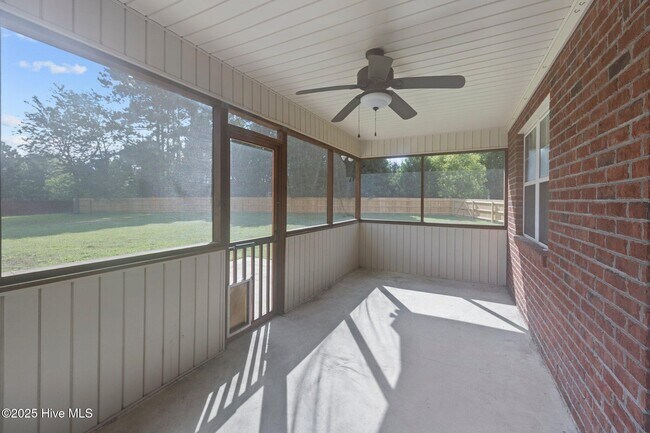 Building Photo - 100 Iverson Ln