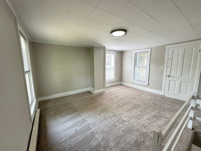 Building Photo - 125 Emig St